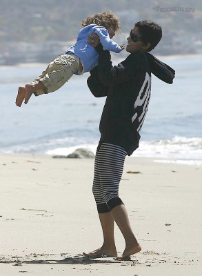 Halle Berry pic #265333
