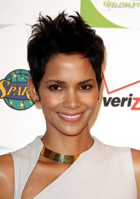 photo 16 in Halle Berry gallery [id258535] 2010-04-26 00:00:00