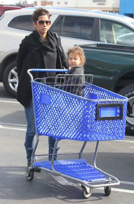 photo 23 in Halle Berry gallery [id373949] 2011-03-21 00:00:00