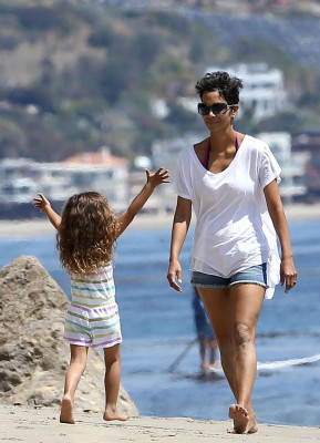 Halle Berry pic #494506