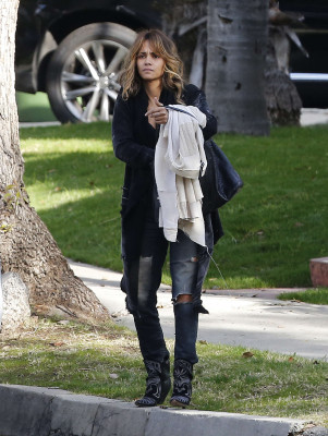 Halle Berry pic #861417