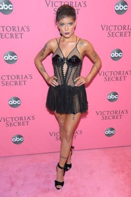 Halsey - Victoria`s Secret Fashion Show in New York 11/08/2018