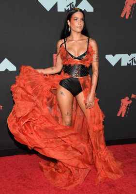 Halsey - MTV VMA in Newark, NJ 08/26/2019