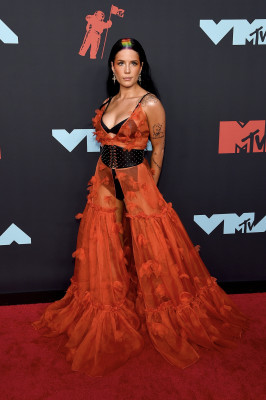 Halsey - MTV VMA in Newark, NJ 08/26/2019
