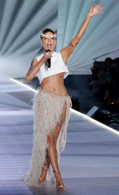 Halsey Performing at 2018 VS Fashion Show in NYC