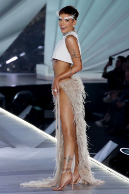 Halsey Performing at 2018 VS Fashion Show in NYC
