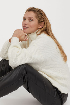 HANA JIRICKOVA for H&amp;M, December 2019