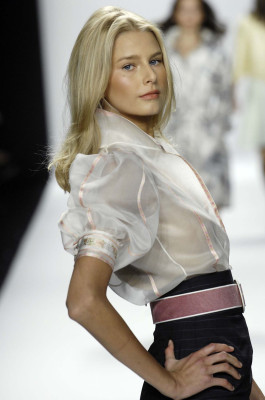 photo 26 in Hana Soukupova gallery [id217858] 2009-12-07 00:00:00
