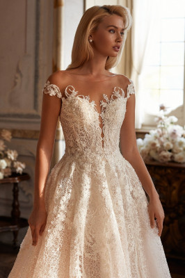 Hanna Edwinson for SHERRI HILL BRIDAL