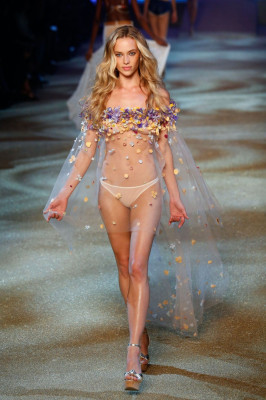 Hannah Ferguson pic #1002112