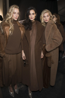 Hannah Ferguson- Max Mara Autumn/Winter 2017 Fashion Show in Milan 
