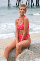 Hannah Godwin – Photoshoot for Getaway x Hannah G Collection 09/30/2019