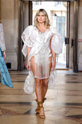 Heidi Klum – Runway for Viviene Westwood Womnswear S/S 2026 Fashion Show