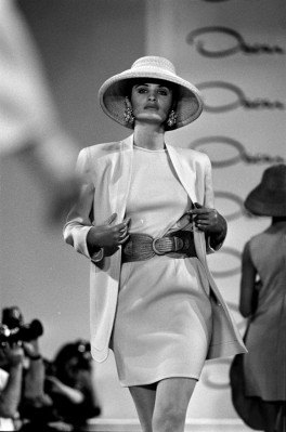 Helena Christensen at Oscar de la Renta S/S 1991 show