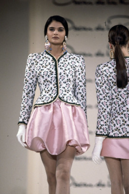 Helena Christensen at Oscar de la Renta S/S 1991 show