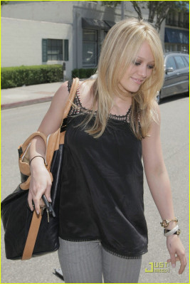 Hilary Duff pic #137853