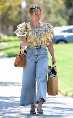 Hilary Duff - Los Angeles 08/03/2021