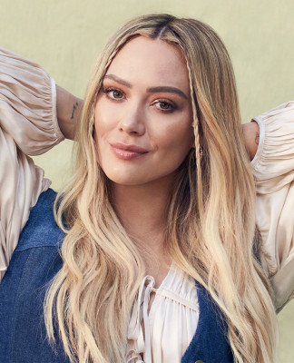 Hilary Duff-Bustle, January 2022