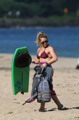 Hilary Duff in Bikini on the beach in Hanaeli