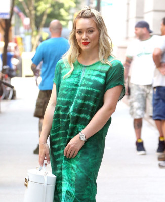 Hilary Duff – “Younger” Set in New York 