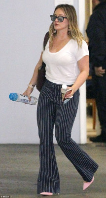 photo 18 in Hilary Duff gallery [id1016940] 2017-12-01 00:00:00