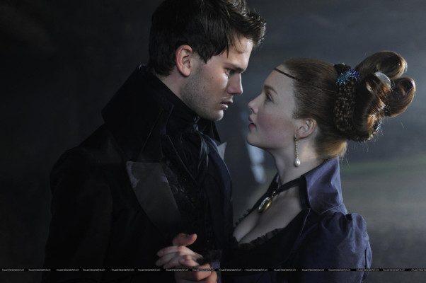 Holliday Grainger pic #655718