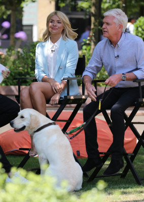 photo 6 in Holly Willoughby gallery [id1164947] 2019-04-29 00:00:00
