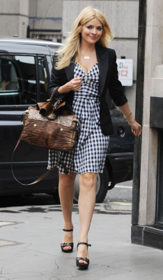 Holly Willoughby pic #1010912