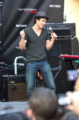 Ian Somerhalder pic #476395