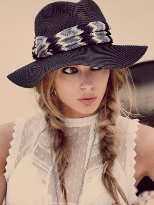 Ieva Laguna pic #642942