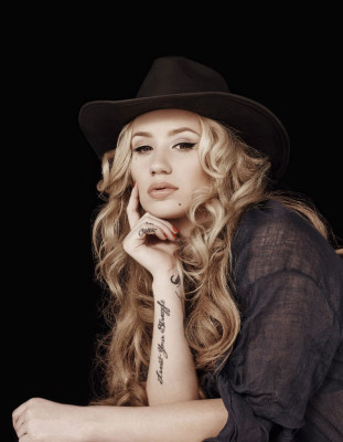 Iggy Azalea - Wonderland Magazine 2014