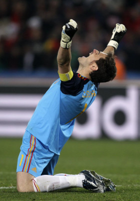 photo 11 in Iker Casillas gallery [id488675] 2012-04-01 00:00:00