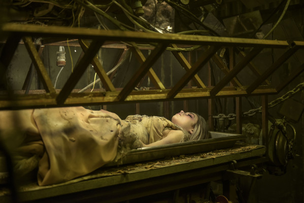 India Eisley - The Curse Of Sleeping Beauty (2016) - Stills