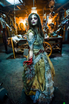 India Eisley - The Curse Of Sleeping Beauty (2016) - Stills