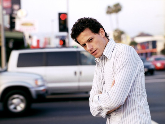 photo 4 in Ioan Gruffudd gallery [id304793] 2010-10-18 00:00:00