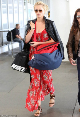 photo 12 in Ireland Baldwin gallery [id643589] 2013-06-23 00:00:00