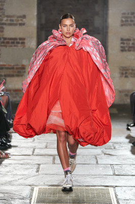 Irina Shayk - Matty Bovan Fall/Winter 2022 Fashion Show in London