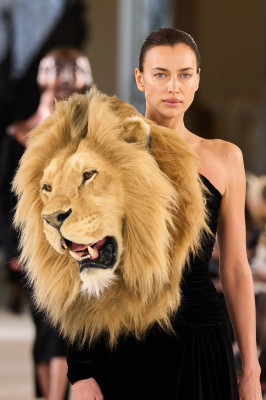 Irina Sheik for Schiaparelli SPRING 2023 COUTURE