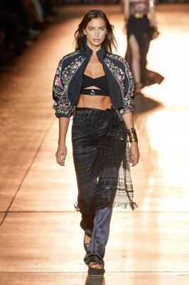 Irina Shayk - ETRO Fashion Show in Milan 09/23/2021
