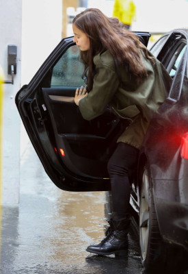 Irina Shayk at a doctors office 2017 in Beverly Hills