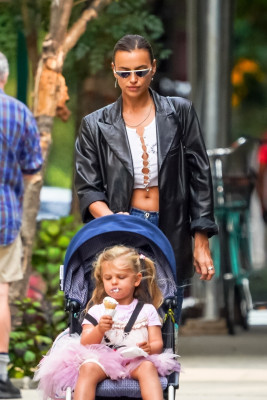 Irina Shayk is seen in New York 16.09.2020