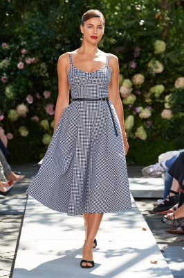 Irina Shayk - Michael Kors S/S 2022 Runway Show 09/10/2021