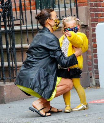 Irina Shayk is seen in New York // 19.10.2020