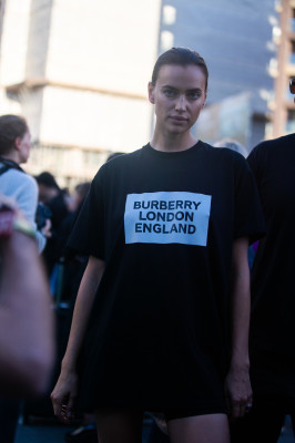  Irina Shayk - Burberry Spring/Summer 2019 Fashion Show in London 