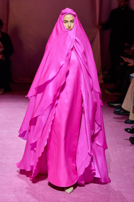 Richard Quinn Fall/Winter 2022 Fashion Show in London