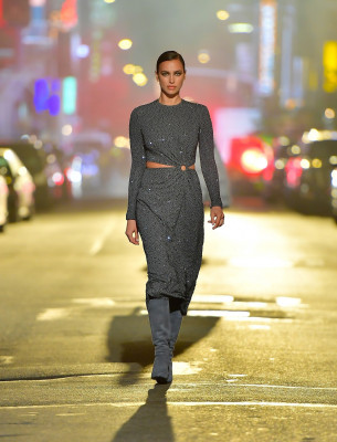 Irina Shayk - Michael Kors Fashion Show in New York | 04.08.2021 