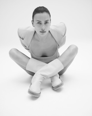 Irina Shayk by Paola Kudacki for &#039;Tamara Mellon&#039; SS 2021