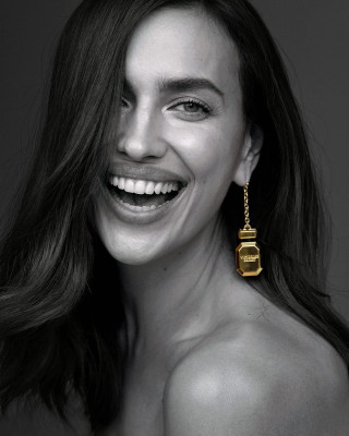 Irina Shayk and Joan Smalls for Victoria&#039;s Secret Bombshell | 2020