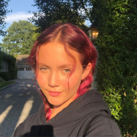 Iris Apatow pic #1091797