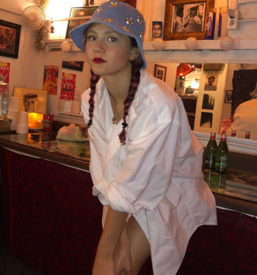 Iris Apatow pic #1094728